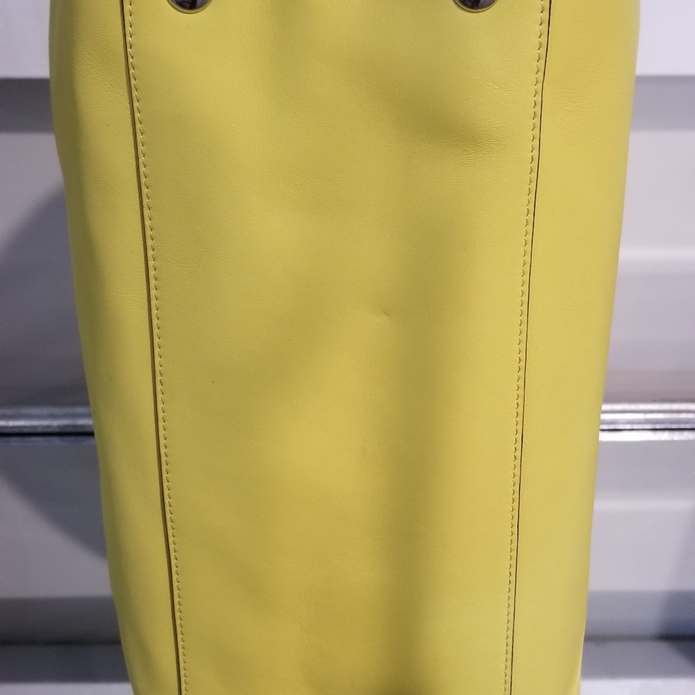 Coach Legacy Haley in Yellow leather - Picture 7 of 14